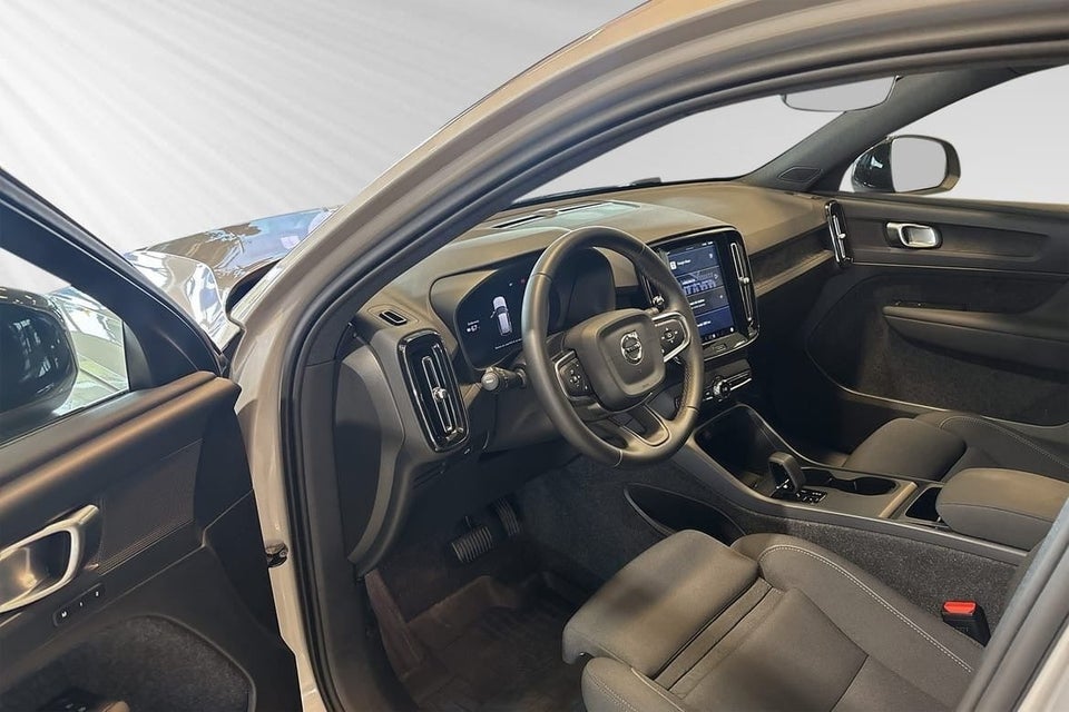 Volvo EX40 Extended Range Plus 5d