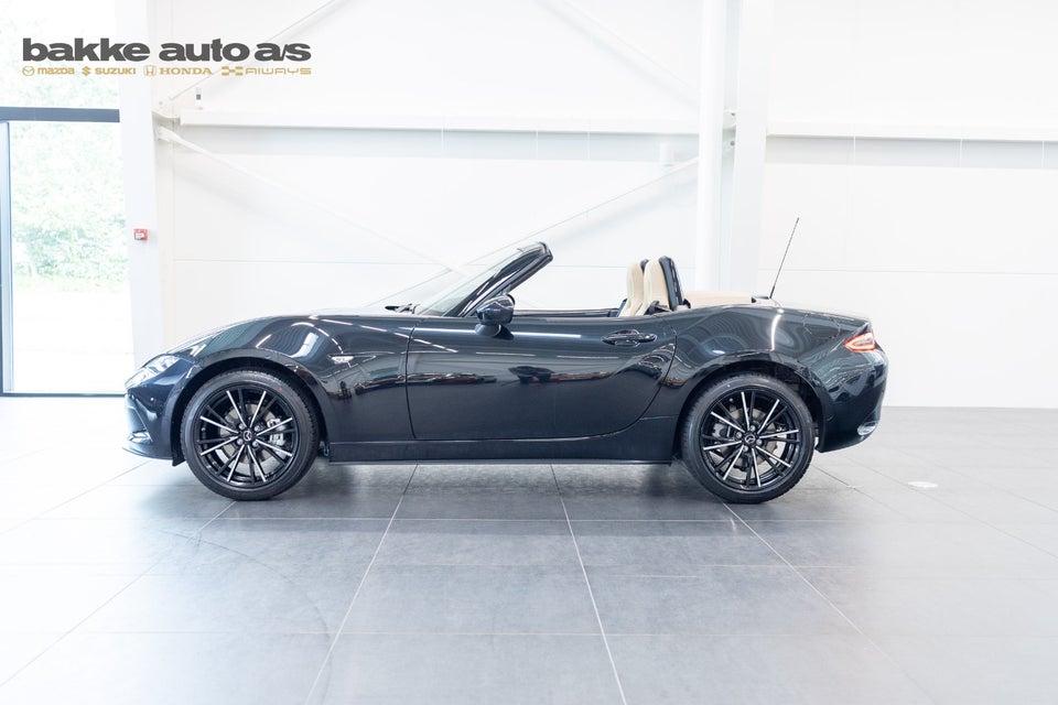 Mazda MX-5 2,0 SkyActiv-G 184 Roadster Kazari 2d