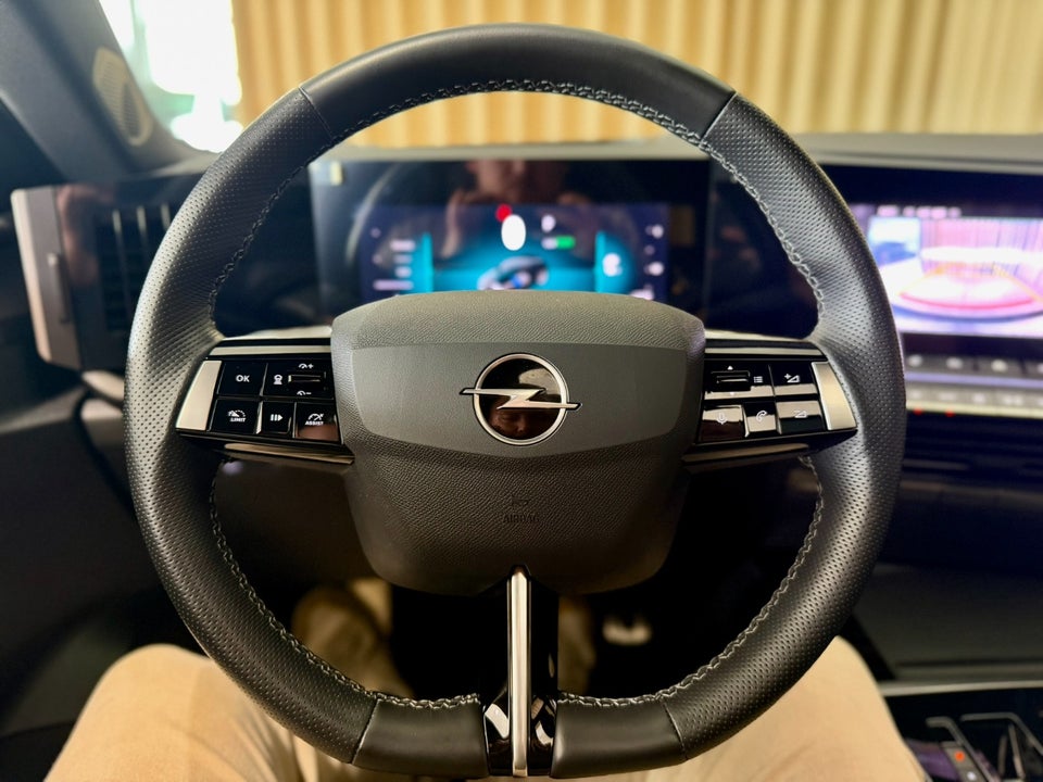 Opel Astra-e 54 Ultimate 5d
