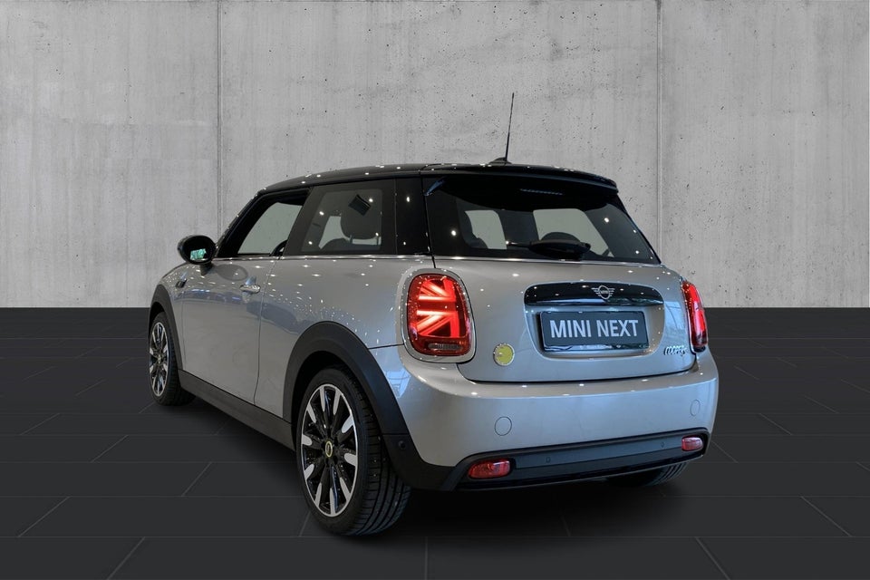 MINI Cooper SE Essential 3d