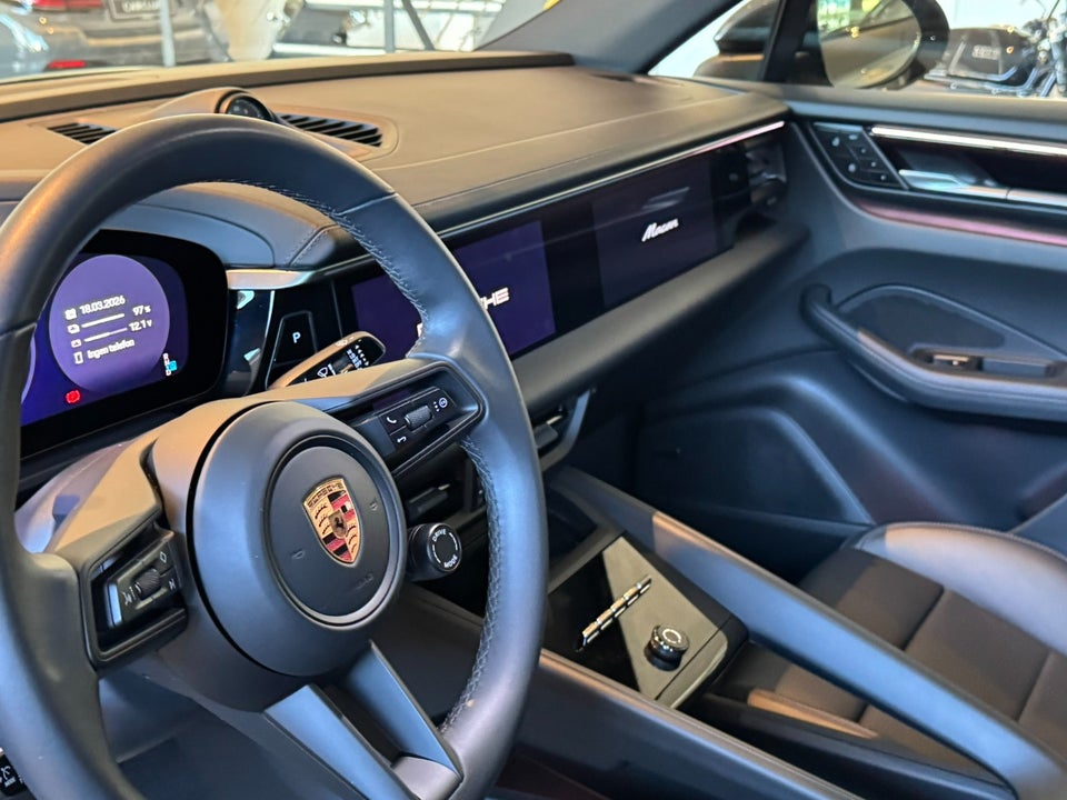 Porsche Macan 4 5d