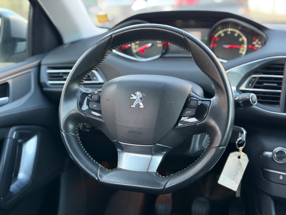 Peugeot 308 1,2 e-THP 130 Allure SW 5d