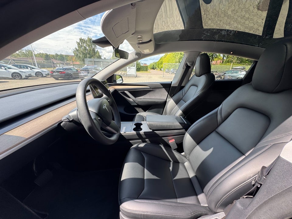 Tesla Model Y Long Range AWD 5d