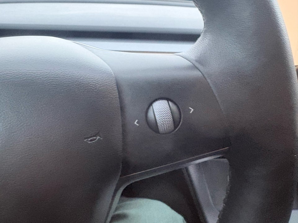 Tesla Model 3 Long Range AWD 4d