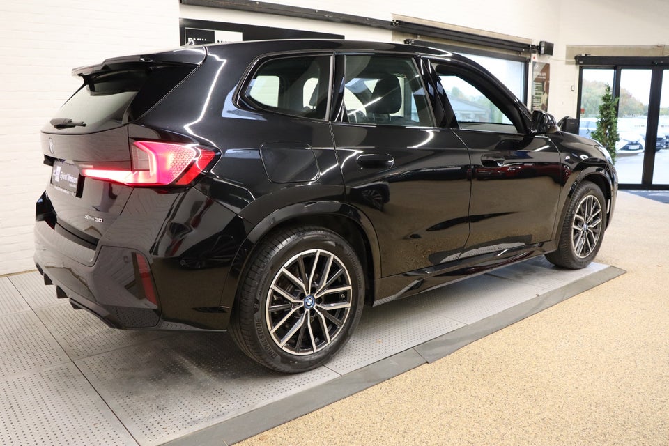 BMW iX1 xDrive30 M-Sport Premium 5d