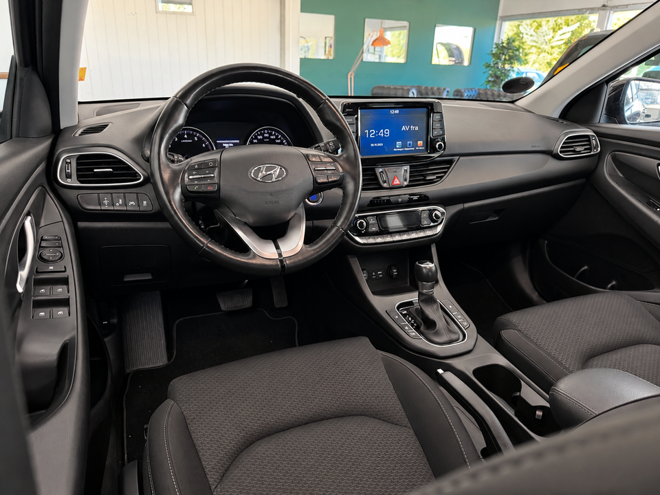 Hyundai i30 1,4 T-GDi Premium stc. DCT 5d
