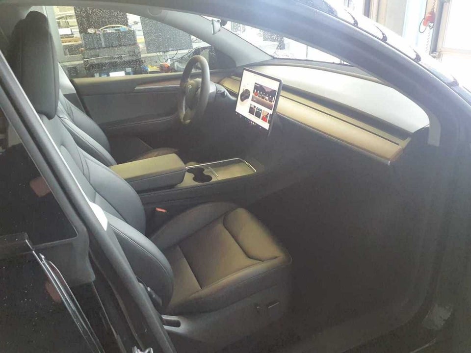 Tesla Model Y Long Range AWD 5d