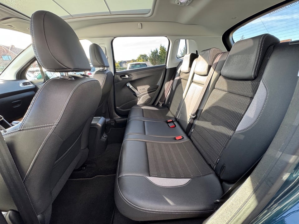 Peugeot 2008 1,6 BlueHDi 100 Allure Sky 5d