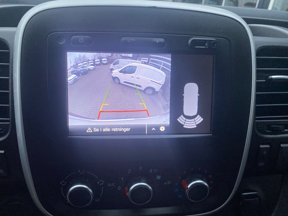 Renault Trafic T29 2,0 dCi 120 L2H1