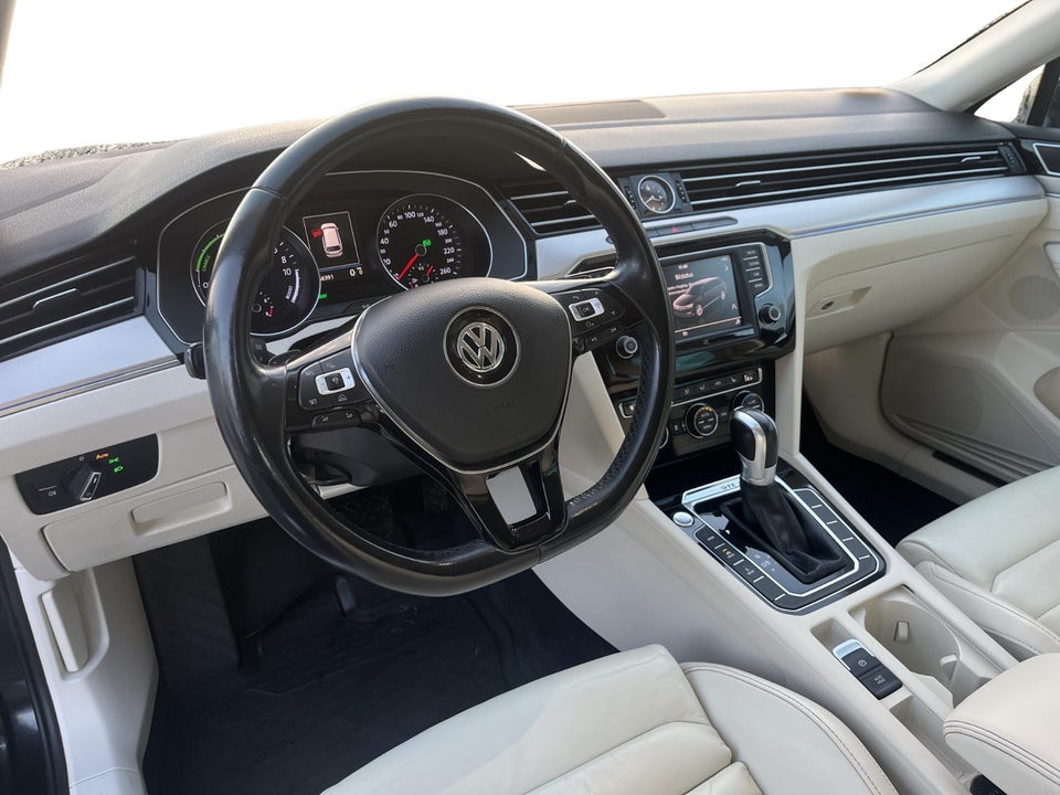 VW Passat 1,4 GTE Variant DSG 5d