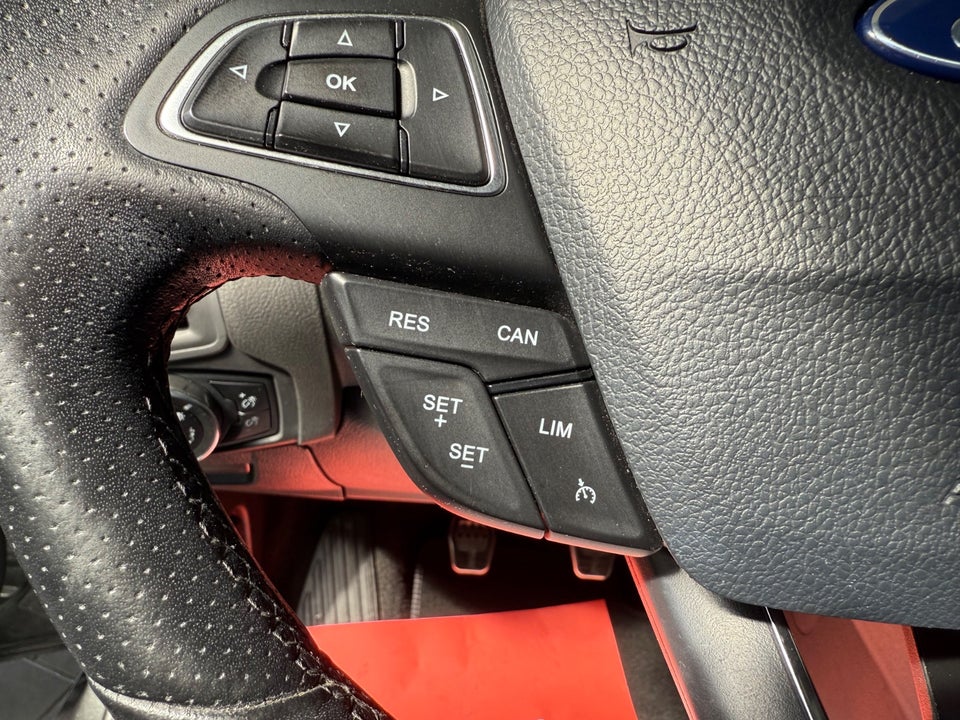 Ford Focus 1,5 EcoBoost ST-Line stc. 5d