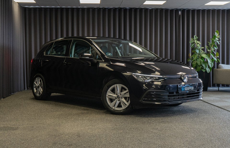 VW Golf VIII 1,5 eTSi 130 Life DSG 5d