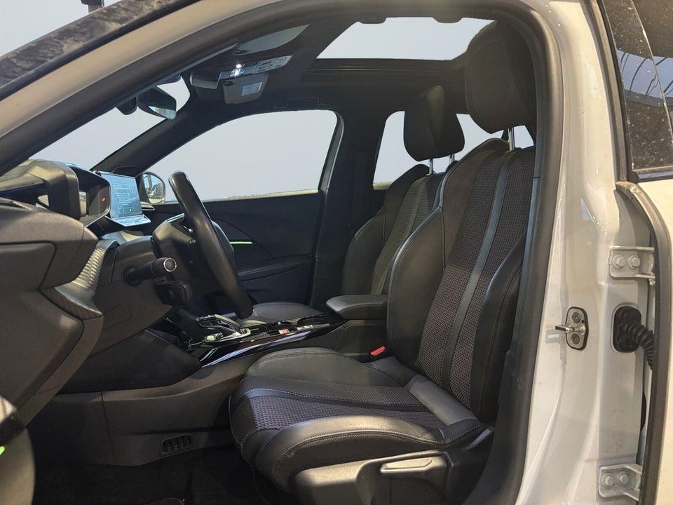 Peugeot e-2008 50 GT 5d