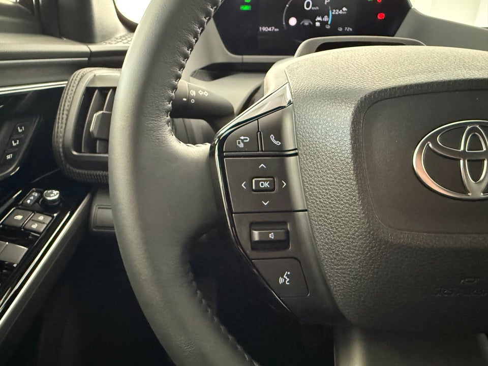 Toyota bZ4X Executive 5d