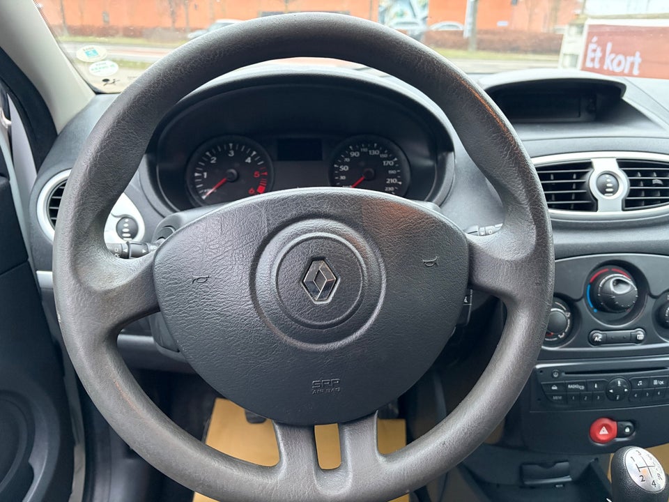 Renault Clio III 1,5 dCi 75 Expression 5d