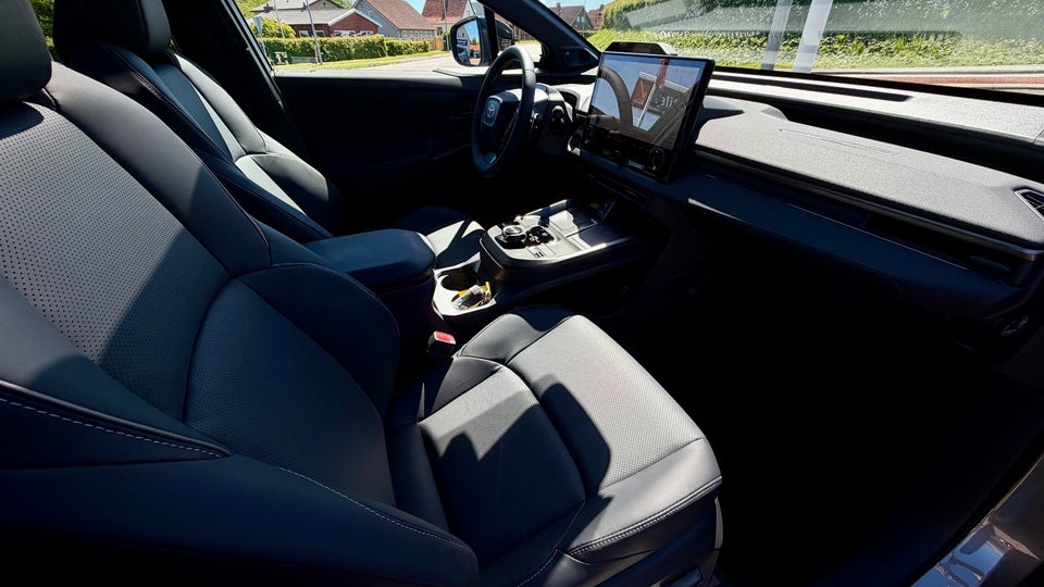 Toyota bZ4X 73 Lounge & Sky AWD 5d