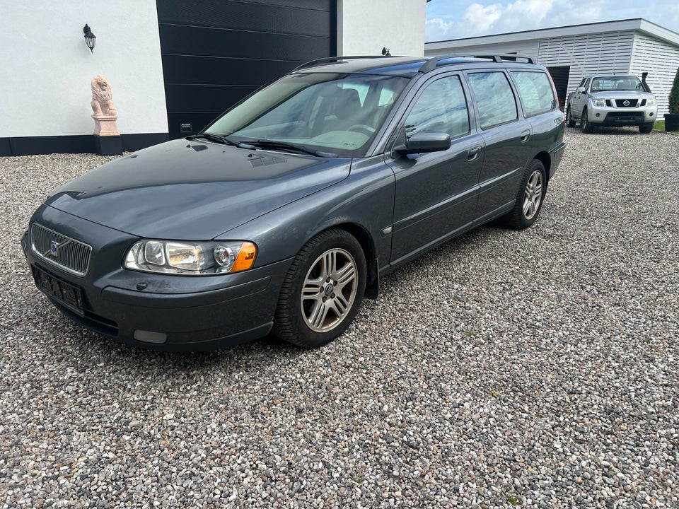 Volvo V70 2,4 D5 Momentum aut. 5d