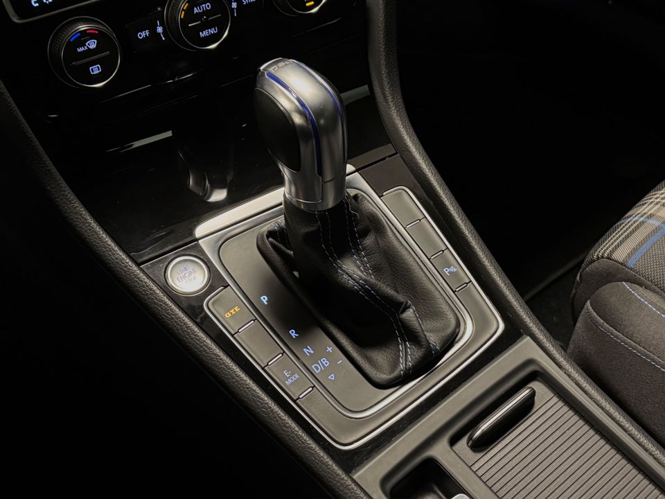 VW Golf VII 1,4 GTE DSG 5d