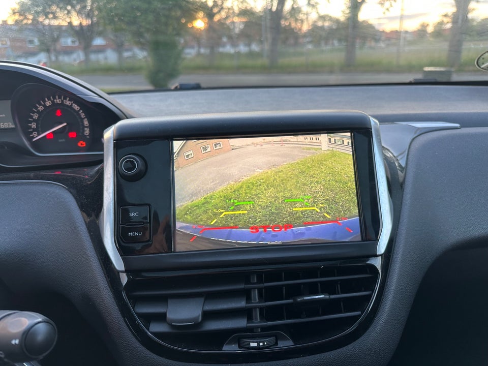Peugeot 208 1,6 BlueHDi 100 Allure Sky 5d