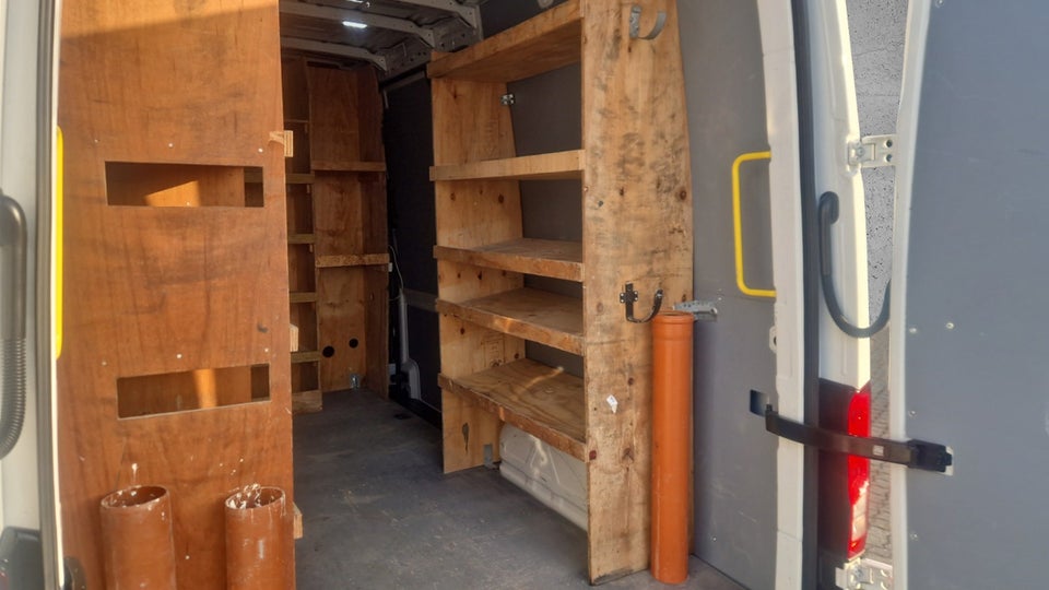 VW Crafter 35 2,0 TDi 177 Kassevogn L3H2 aut.