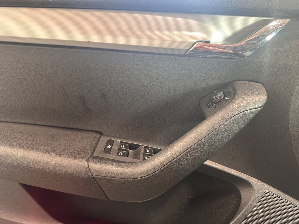 Skoda Octavia 2,0 TDi 150 Elegance Combi 5d