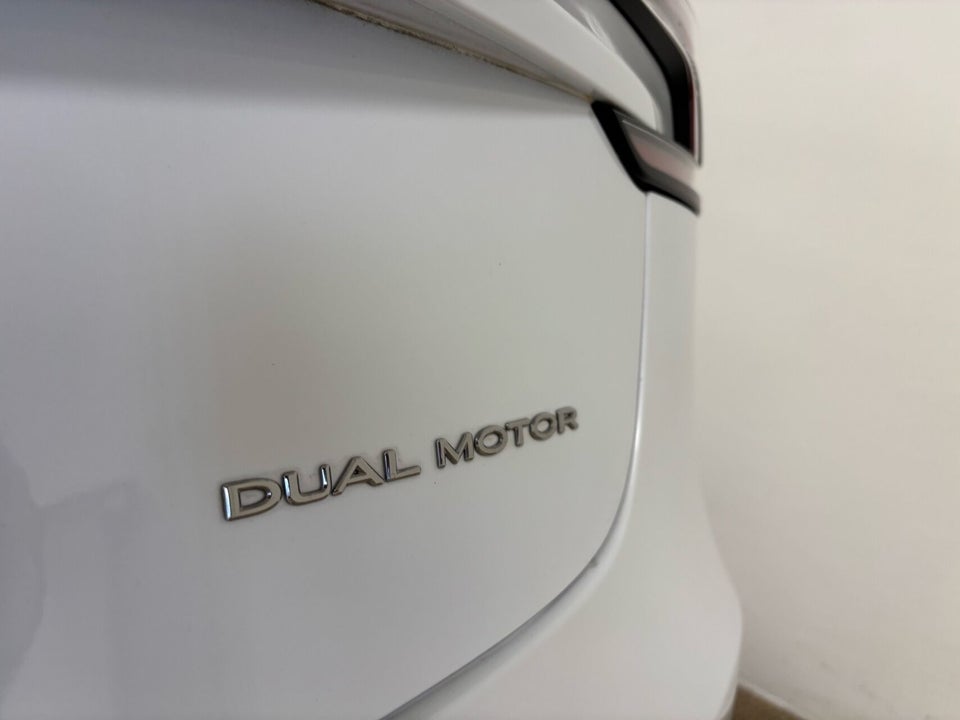 Tesla Model 3 Long Range AWD 4d