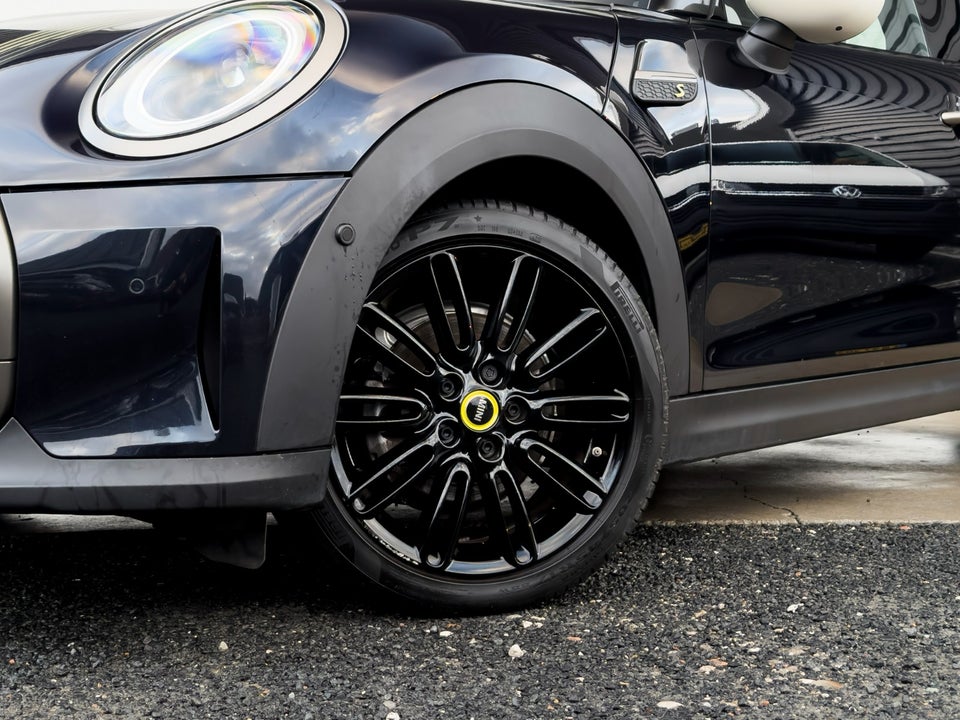 MINI Cooper SE Resolute Edition 3d