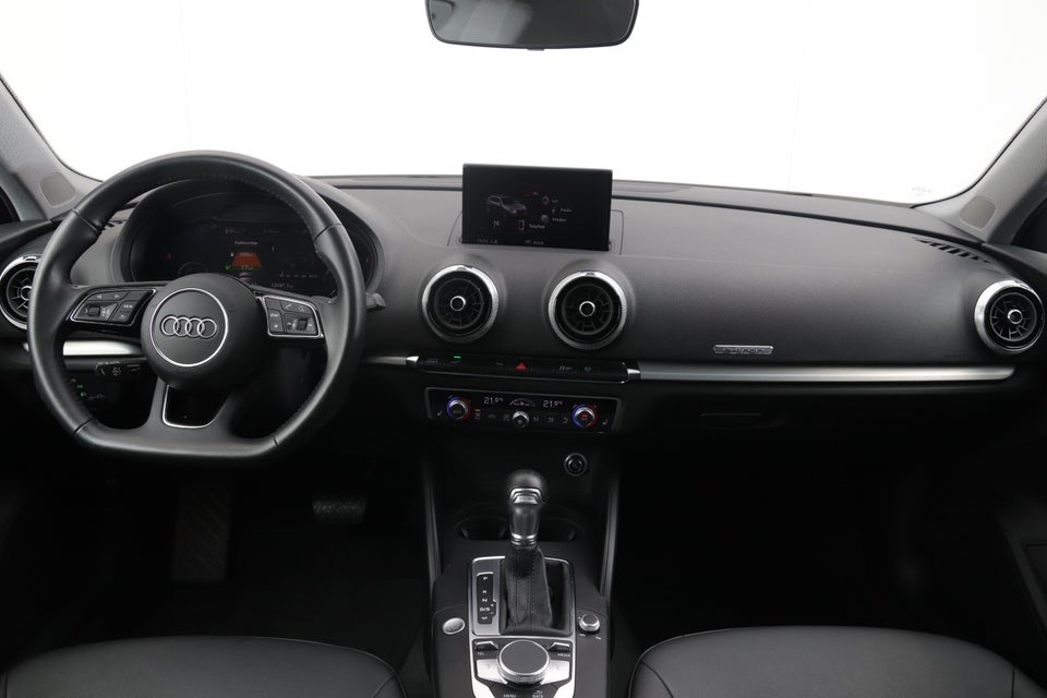 Audi A3 40 TFSi e Design Sportback S-tr. 5d
