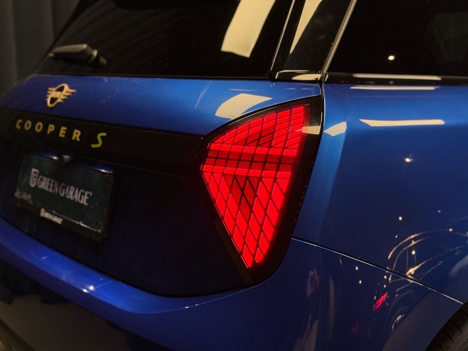 MINI Cooper SE Favoured Trim XL 3d