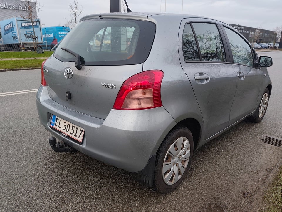 Toyota Yaris 1,3 Luna 5d