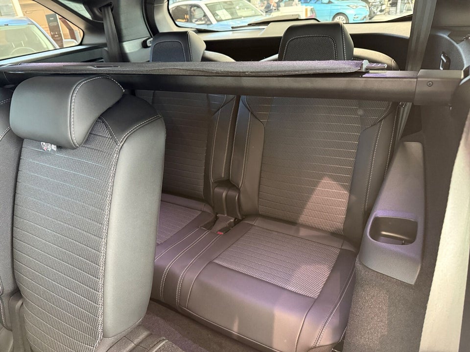 Peugeot e-5008 77 Allure 7prs 5d