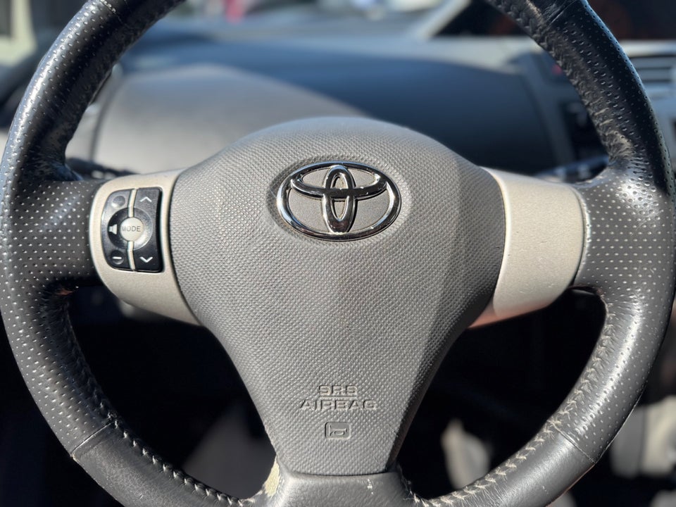Toyota Yaris 1,8 VVT-i T-Sport 5d