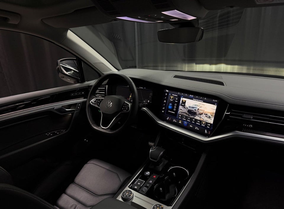 VW Touareg 3,0 eHybrid Elegance Tiptr. 4Motion 5d