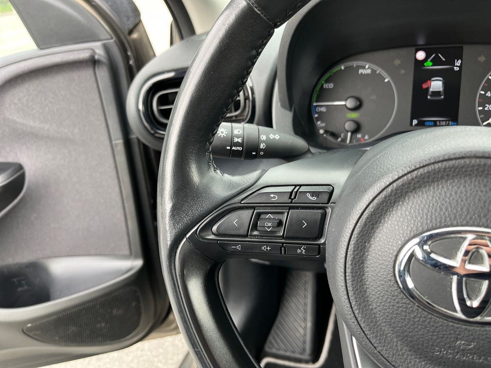 Toyota Yaris 1,5 Hybrid Active Tech e-CVT 5d