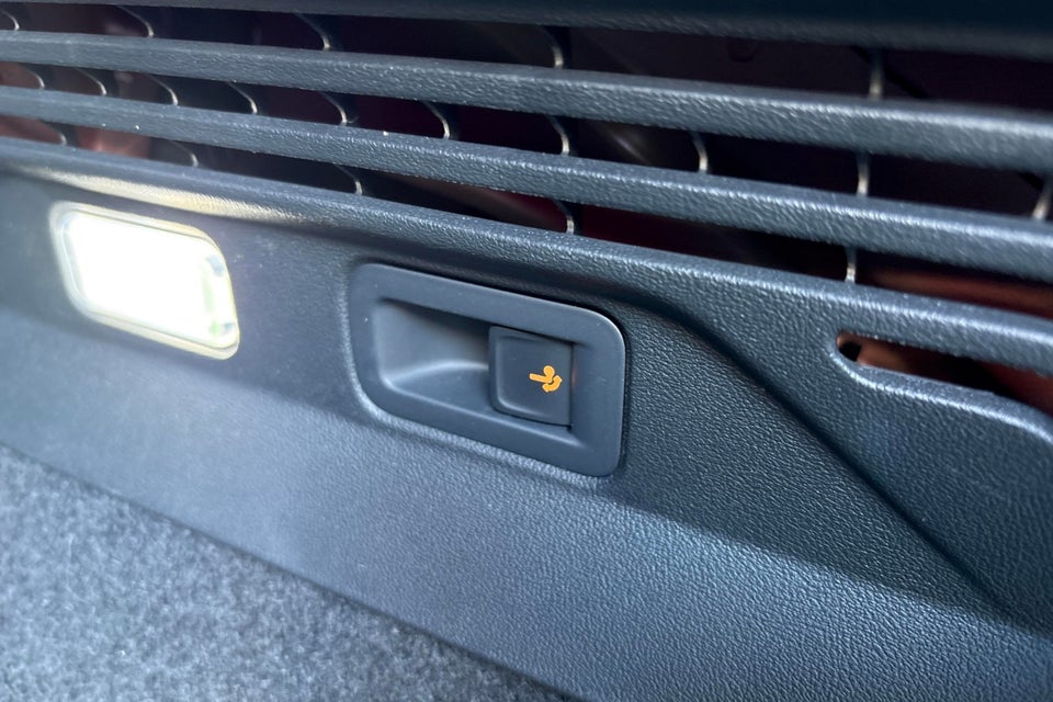 VW ID.4 77 Pro Performance 75 Years Edition 5d