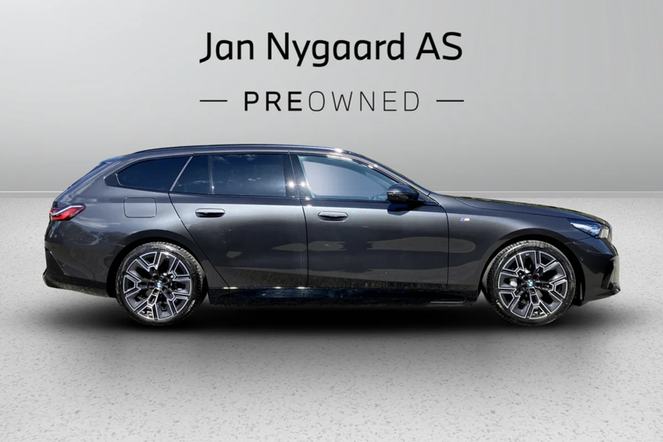 BMW i5 eDrive40 Touring Fully Charged 5d