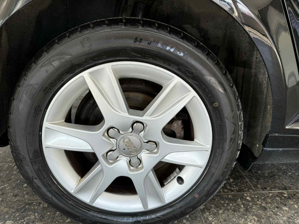 Audi A3 2,0 TDi 136 Ambiente Sportback 5d