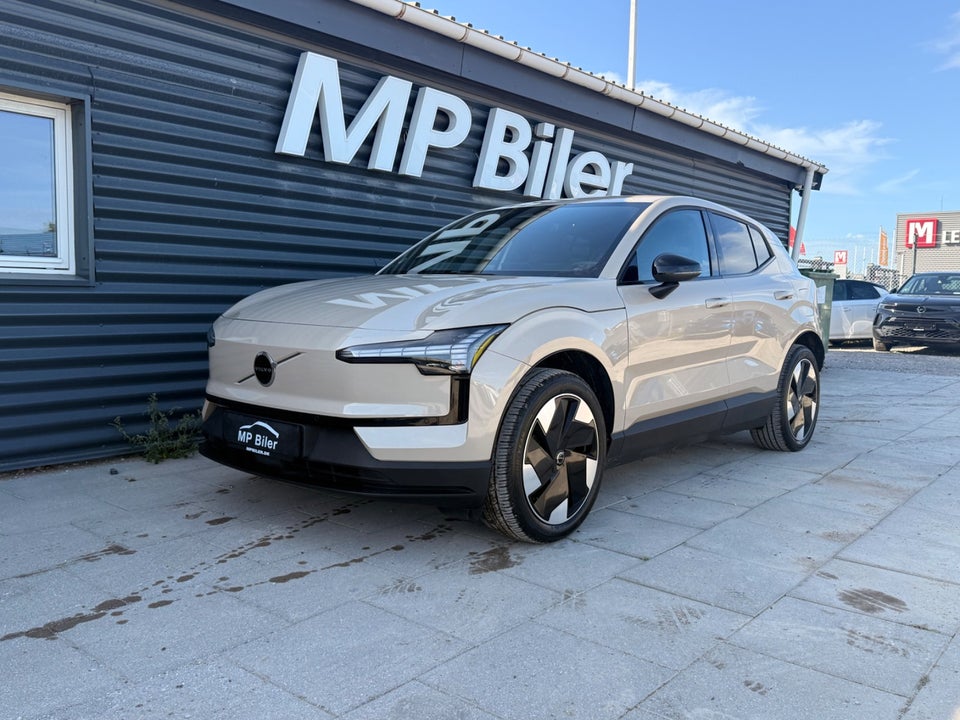 Volvo EX30 Extended Range Plus 5d