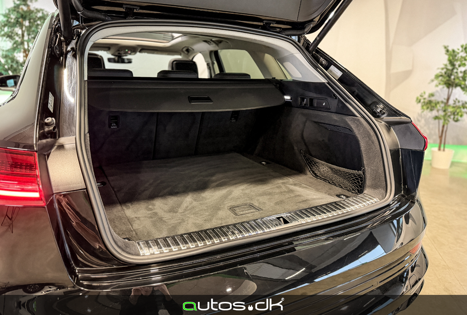 Audi e-tron 55 quattro 5d