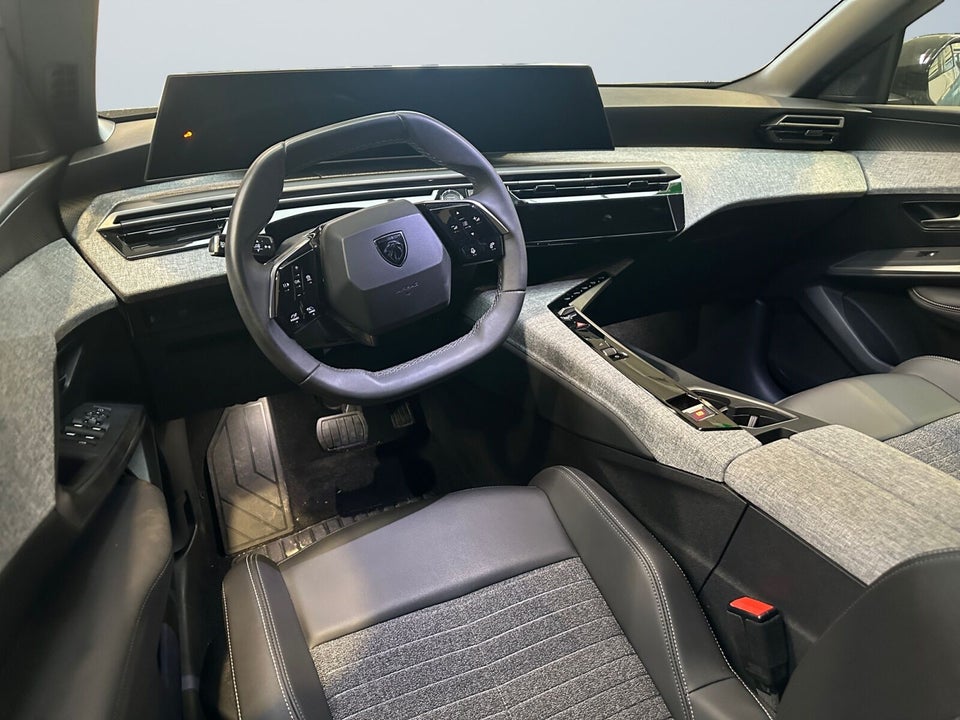 Peugeot e-5008 77 Allure 7prs 5d
