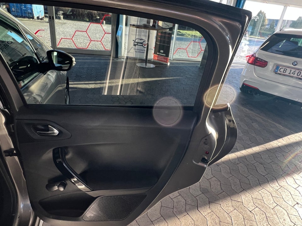 Peugeot 208 1,2 VTi Active 5d