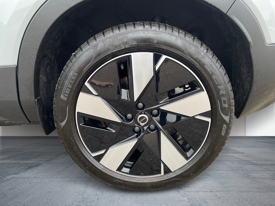 Volvo EC40 Extended Range Plus 5d