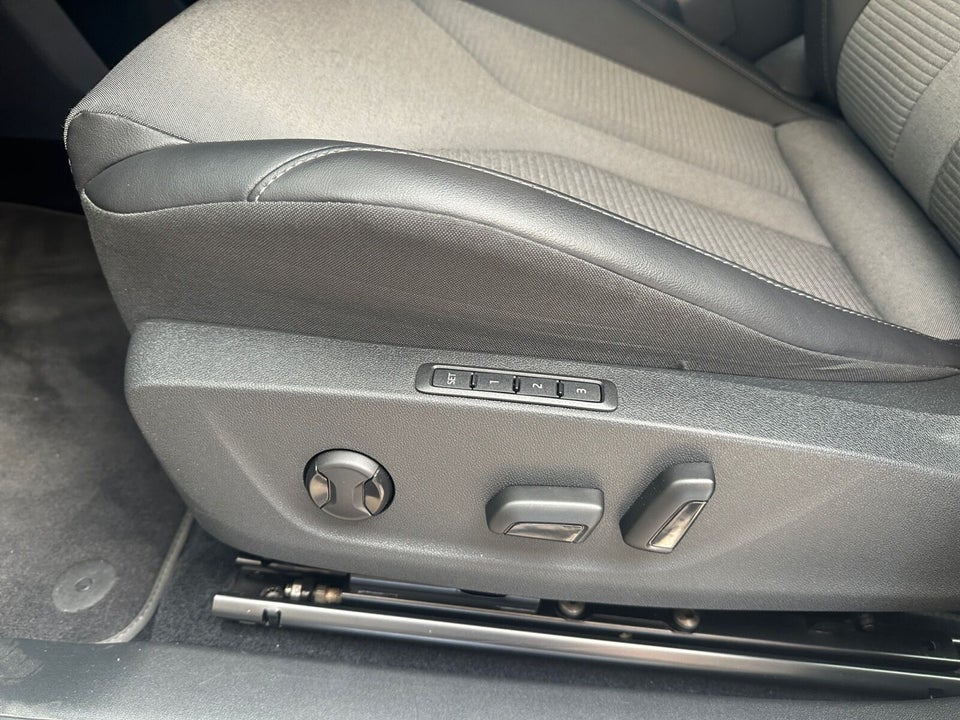 Skoda Enyaq 60 iV Plus 5d