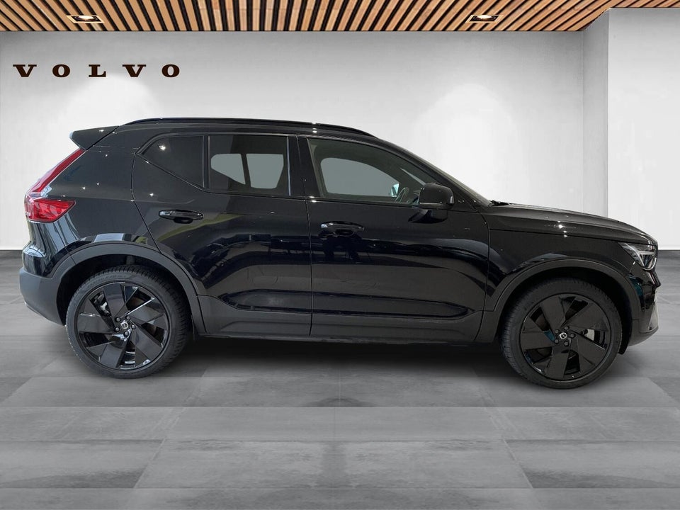 Volvo EX40 Extended Range Black Edition 5d