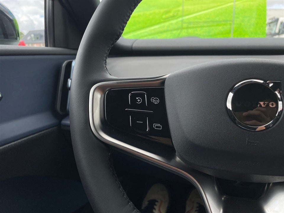 Volvo EX30 Extended Range Plus 5d