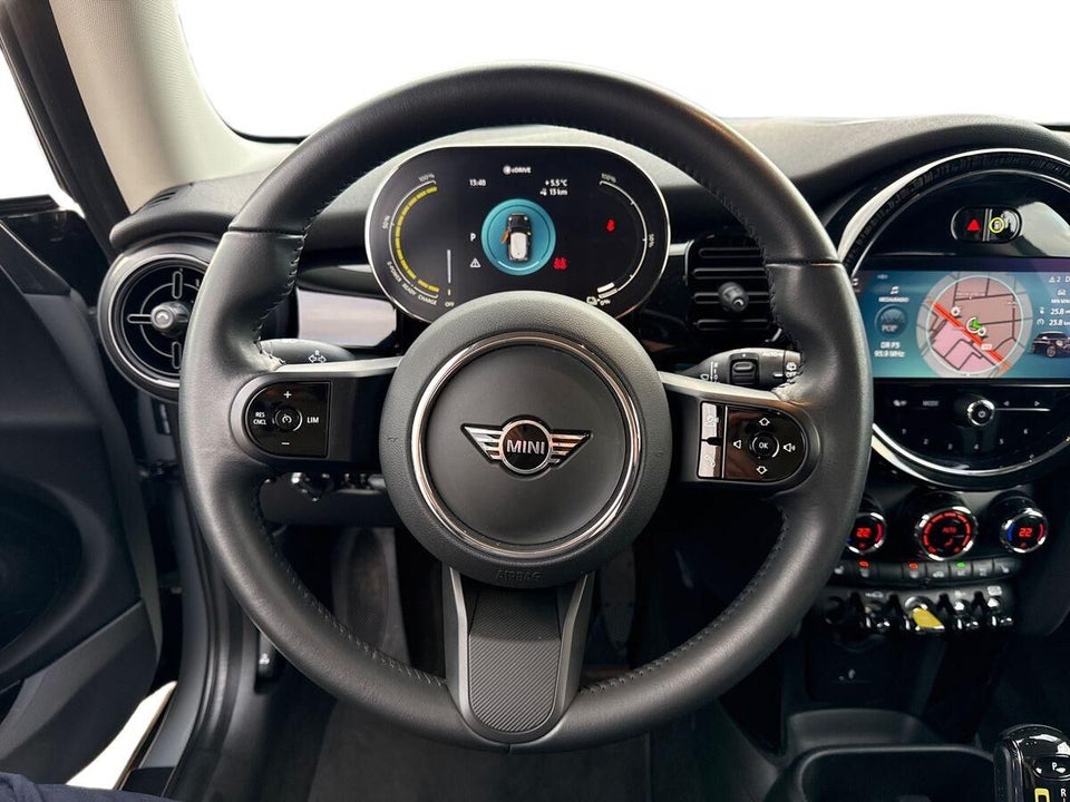 MINI Cooper SE Essential 3d