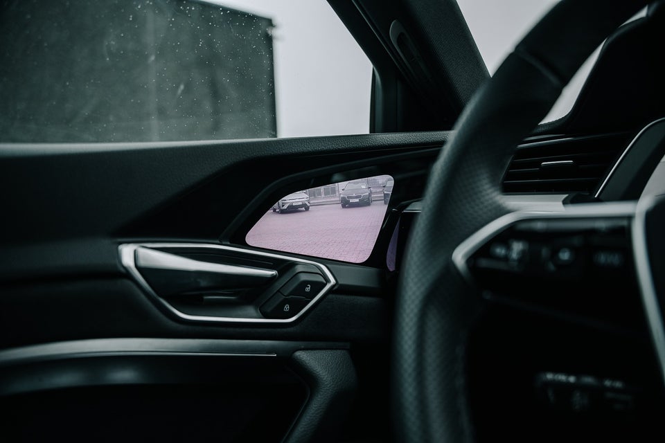 Audi Q8 e-tron 50 S-line Sportback quattro 5d