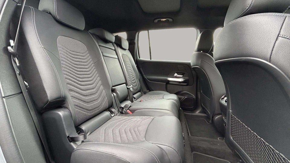 Mercedes EQB300 Progressive Advance Plus 4Matic 5d