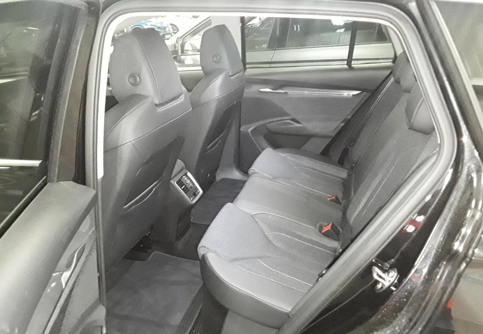 Skoda Elroq 85 iV Loft 5d