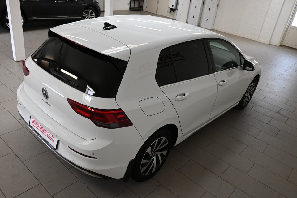 VW Golf VIII 1,4 eHybrid DSG 5d